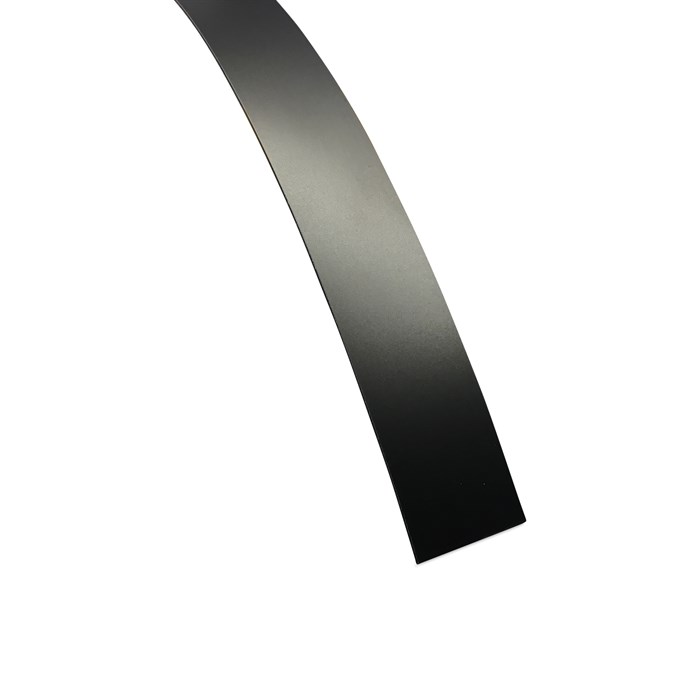 Schwarze glatte Funierkante aus Laminat mit Kleber, 32 mm